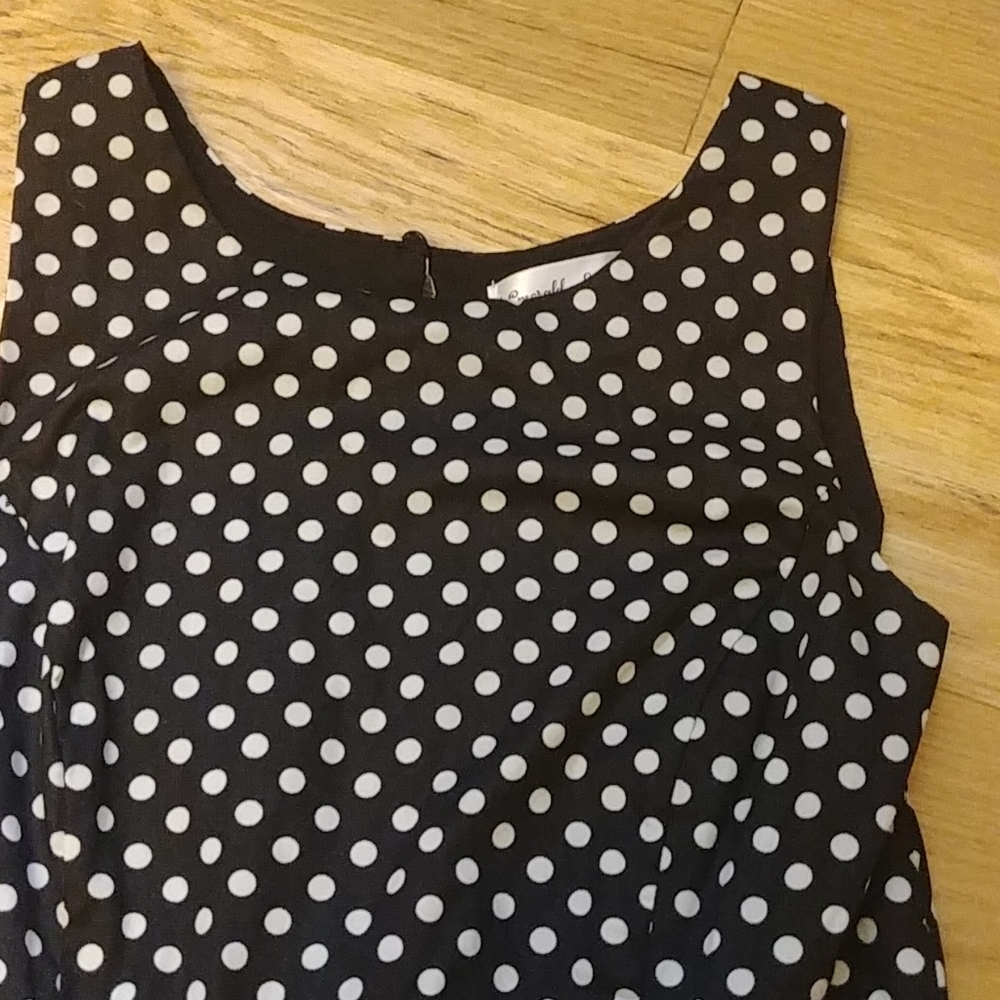 Dress - Picture 2 of 3